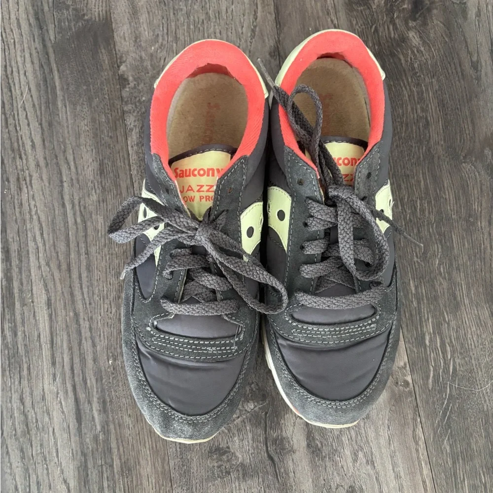 Saucony Jazz Shoes - Picture 2 of 7